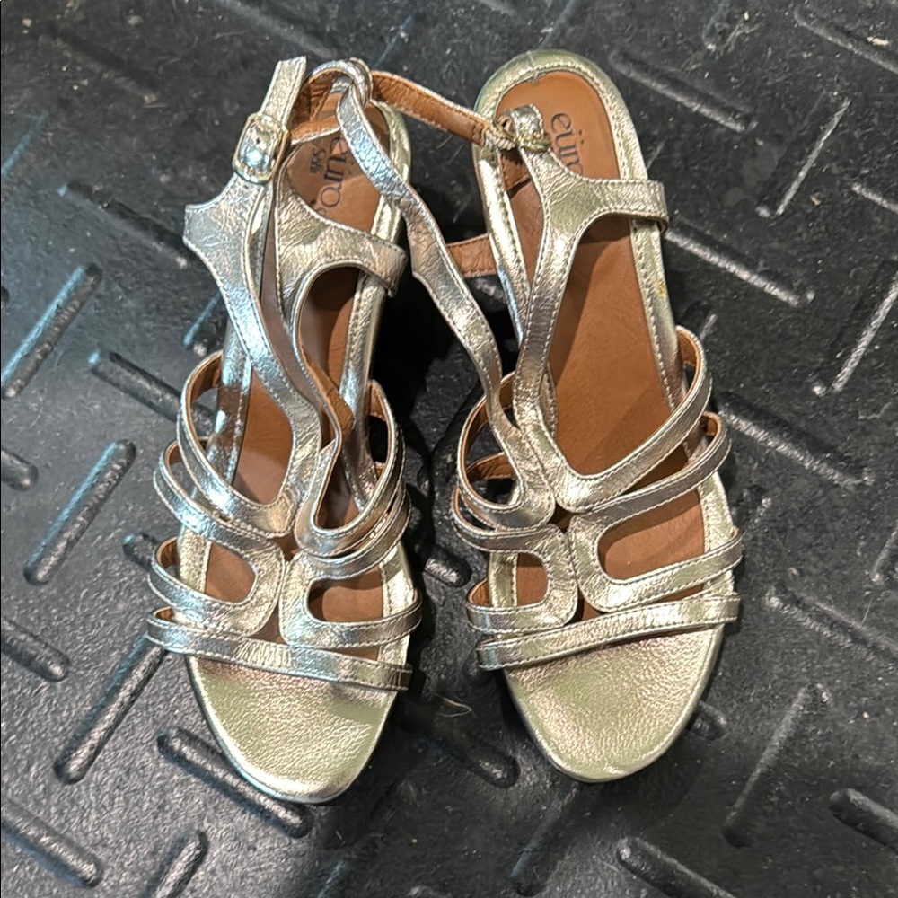 Sofft Silver and Tan Wedge Sandals with Strappy Design